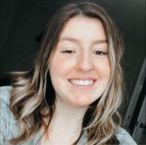 Meet your Posher, Elissa